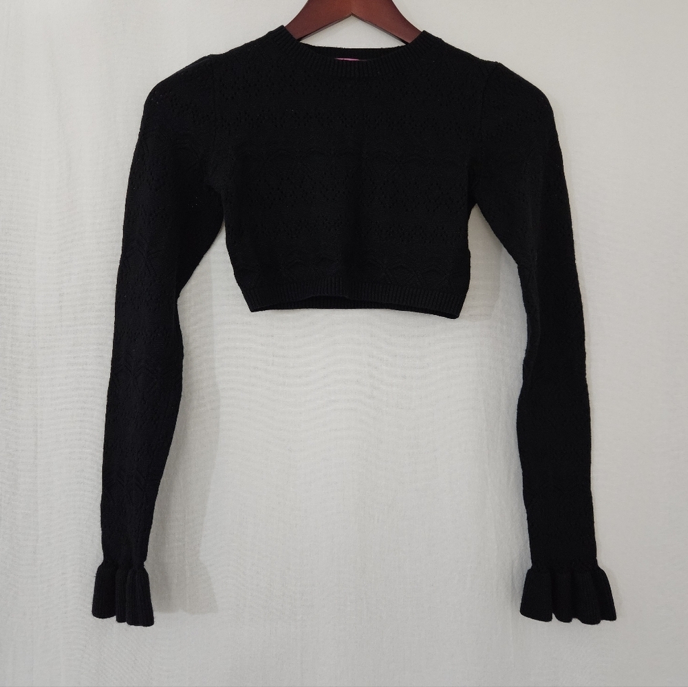 Edikted 2-Piece Delana Long Sleeve Top & Lindsay Ruffle Knit Shorts in Black - Picture 6 of 11